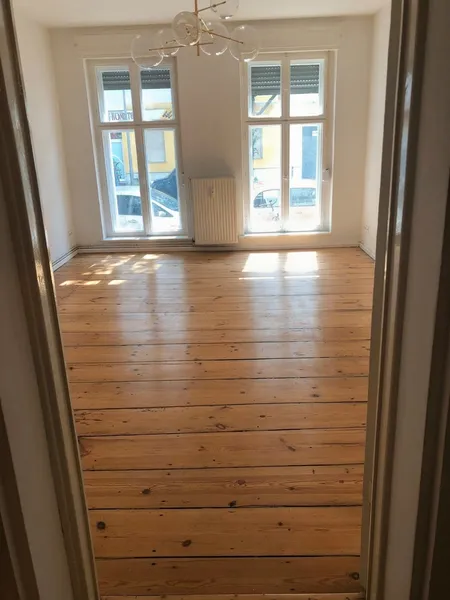 Zuhause mit 3 Zimmern in modernisiertem Altbau in Lichtenberg — photo 1